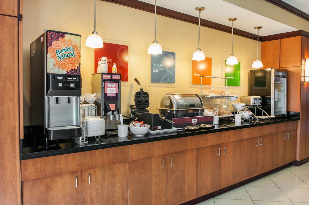 Comfort Suites Southport Extérieur photo
