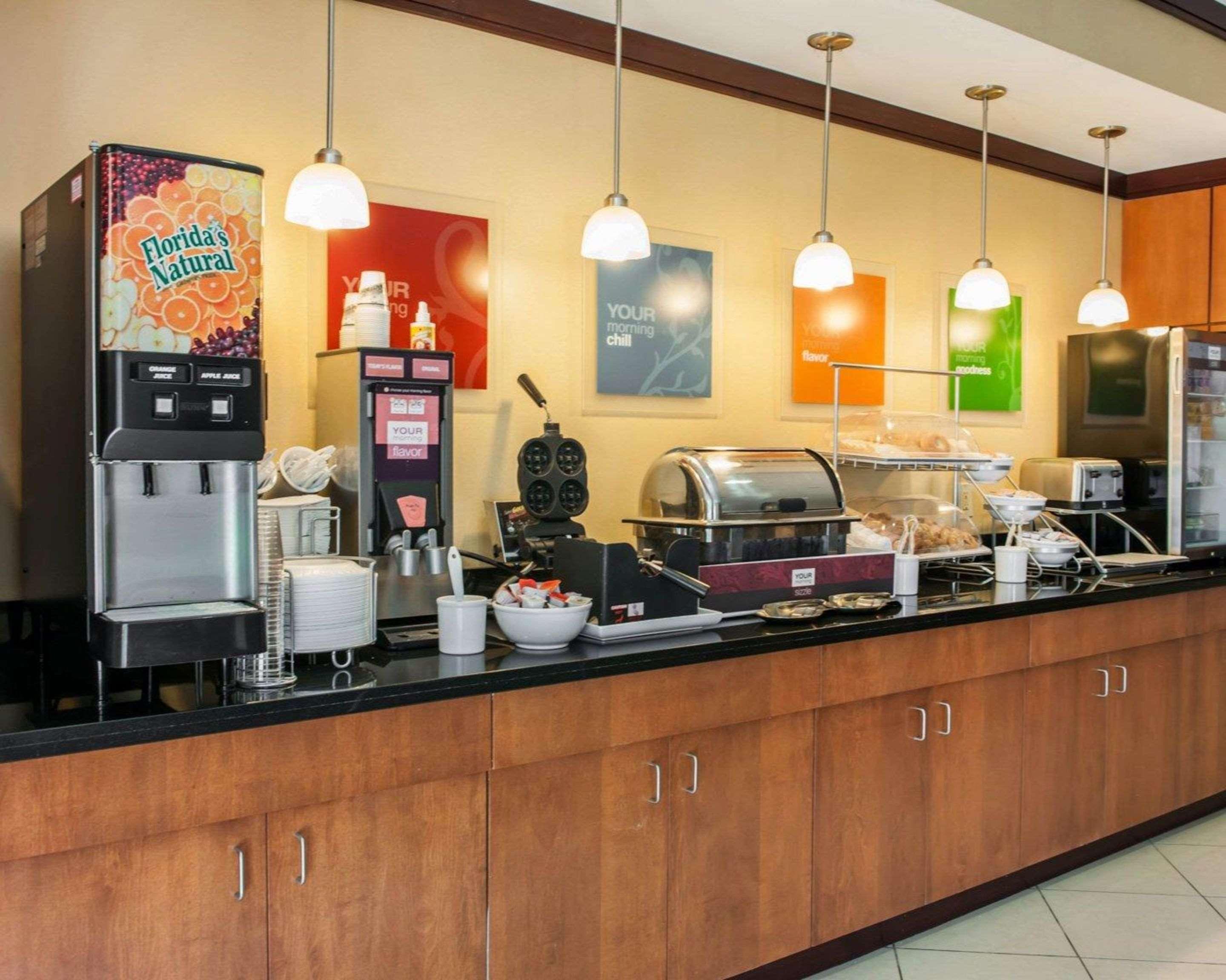 Comfort Suites Southport Extérieur photo