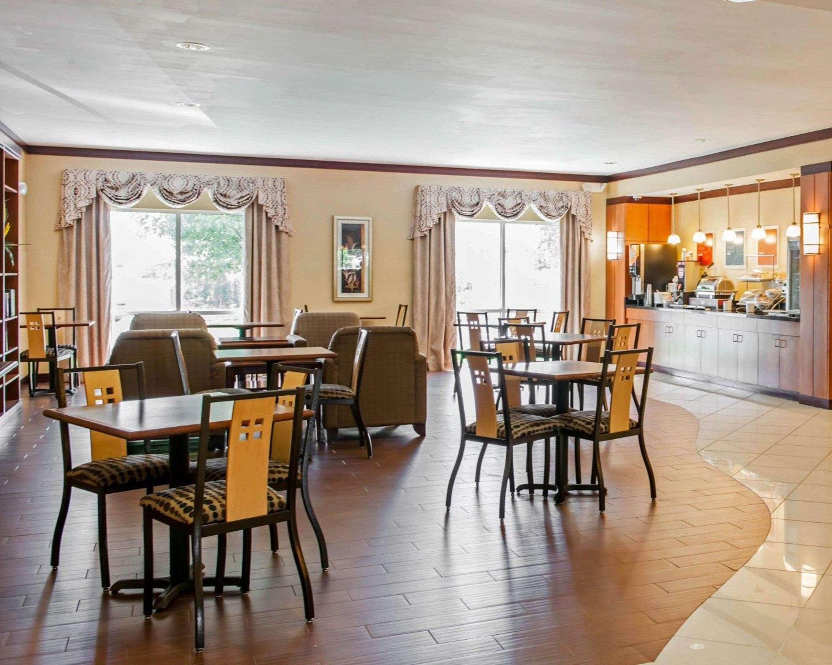 Comfort Suites Southport Extérieur photo