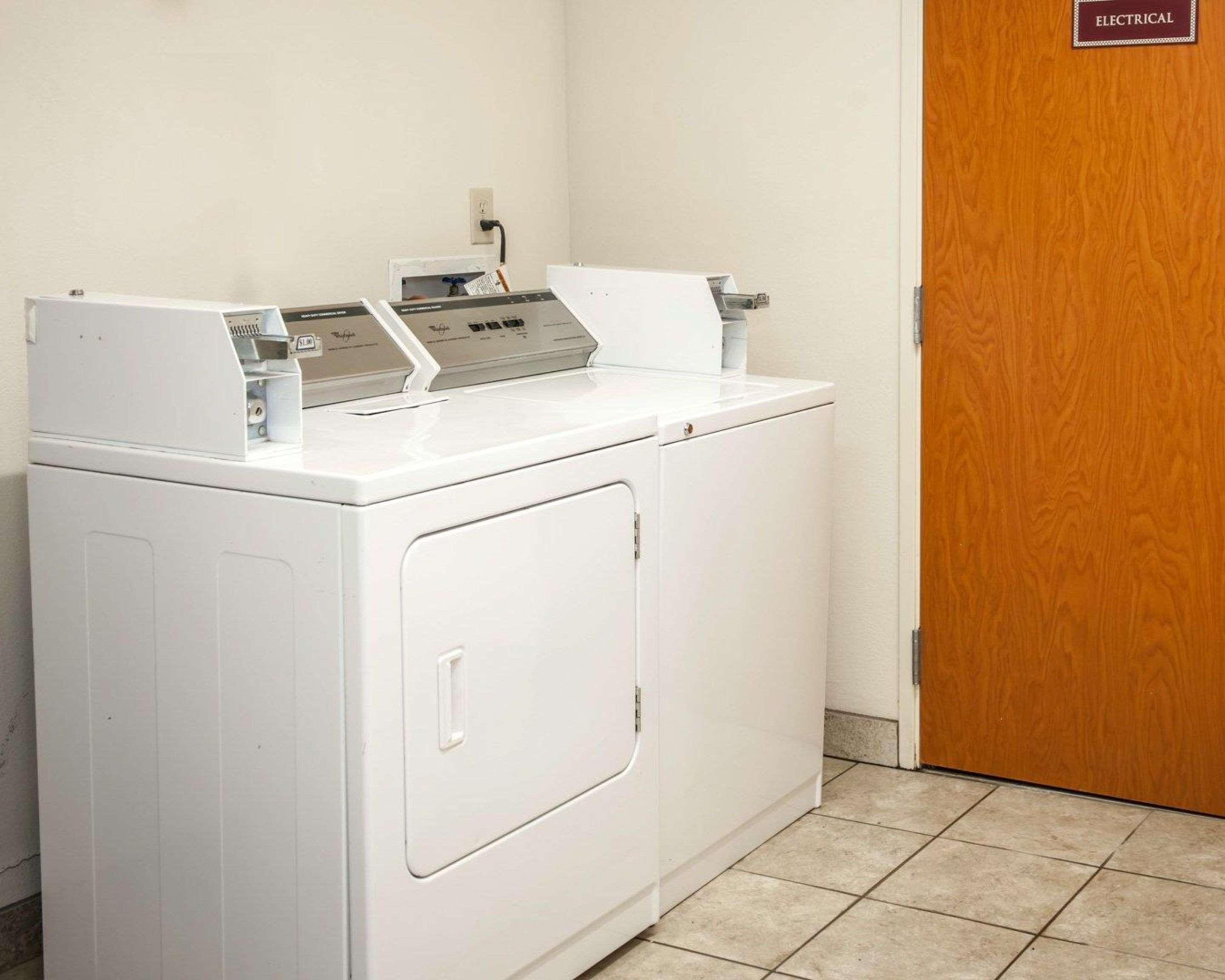 Comfort Suites Southport Extérieur photo
